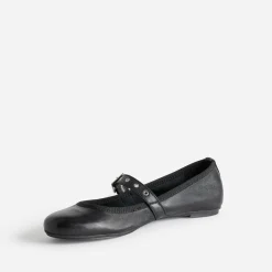 Ballerine noire en cuir avec bride à œillet