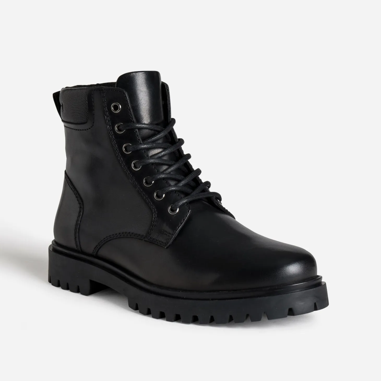 Boots à lacet noir cranté en cuir