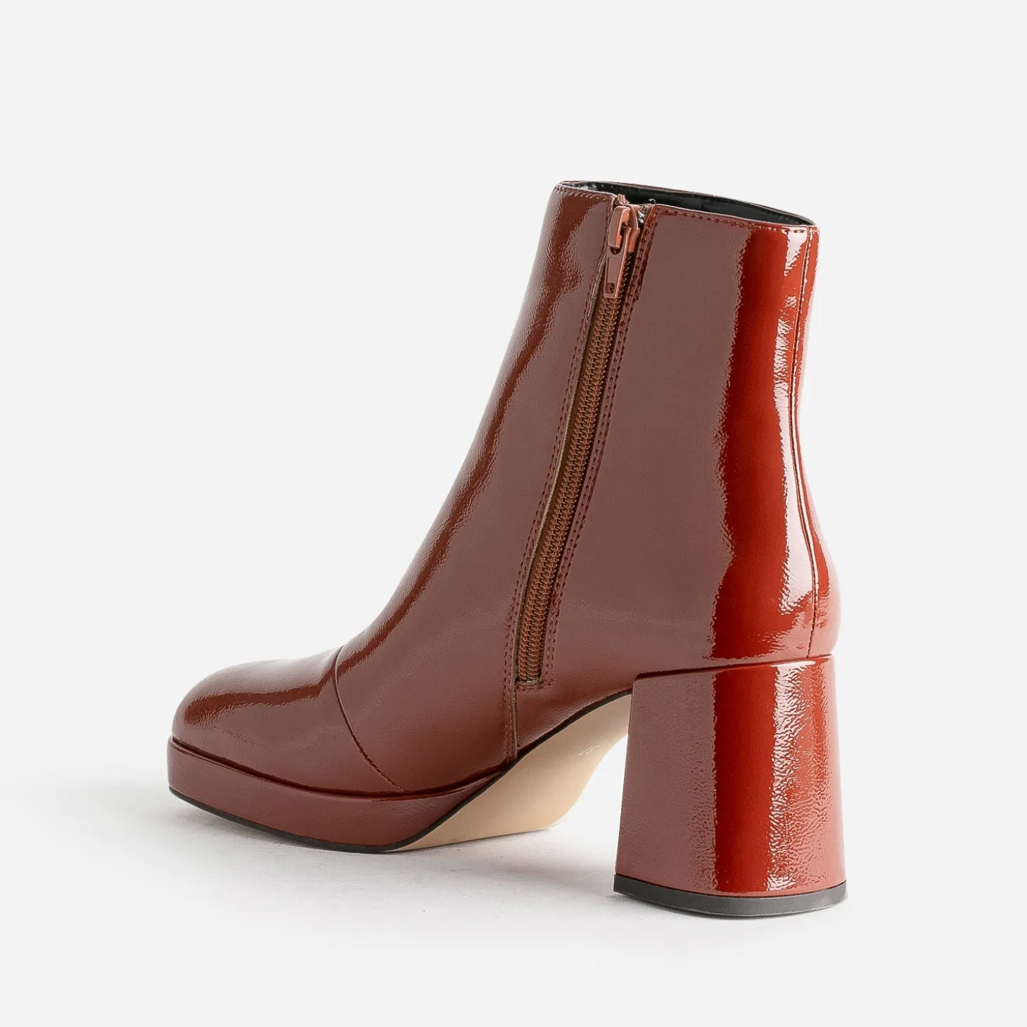 Boots camel verni éco-conçu à plateforme