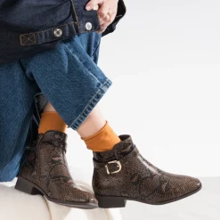 Boots marron effet python avec bride cheville