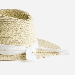 Chapeau beige doré avec galon broderie anglaise
