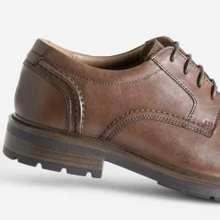 Derby marron en cuir détail bout droit