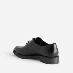 Derby noir en cuir