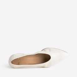 Escarpin beige en cuir à décolleté couvrant