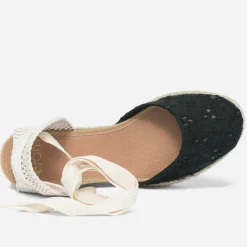 Espadrille compensée noire en toile avec broderie anglaise