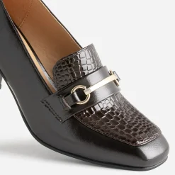 Mocassin à talon marron verni