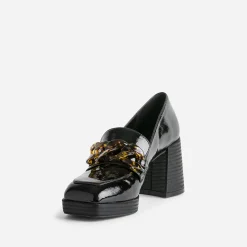 Mocassin à talon noir verni avec maxi chaîne