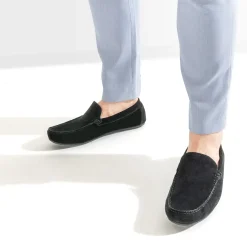 Mocassin noir en cuir velours