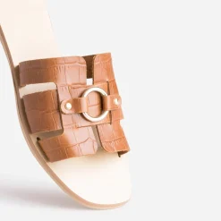 Mule cognac en cuir embossé croco