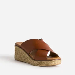 Mule compensée rouge foncé en cuir éco-conçu