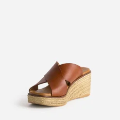 Mule compensée rouge foncé en cuir éco-conçu