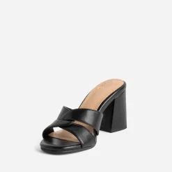 Mule noire à brides croisées