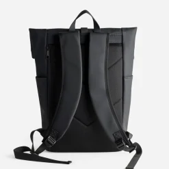 Sac à dos noir mat toucher gomme