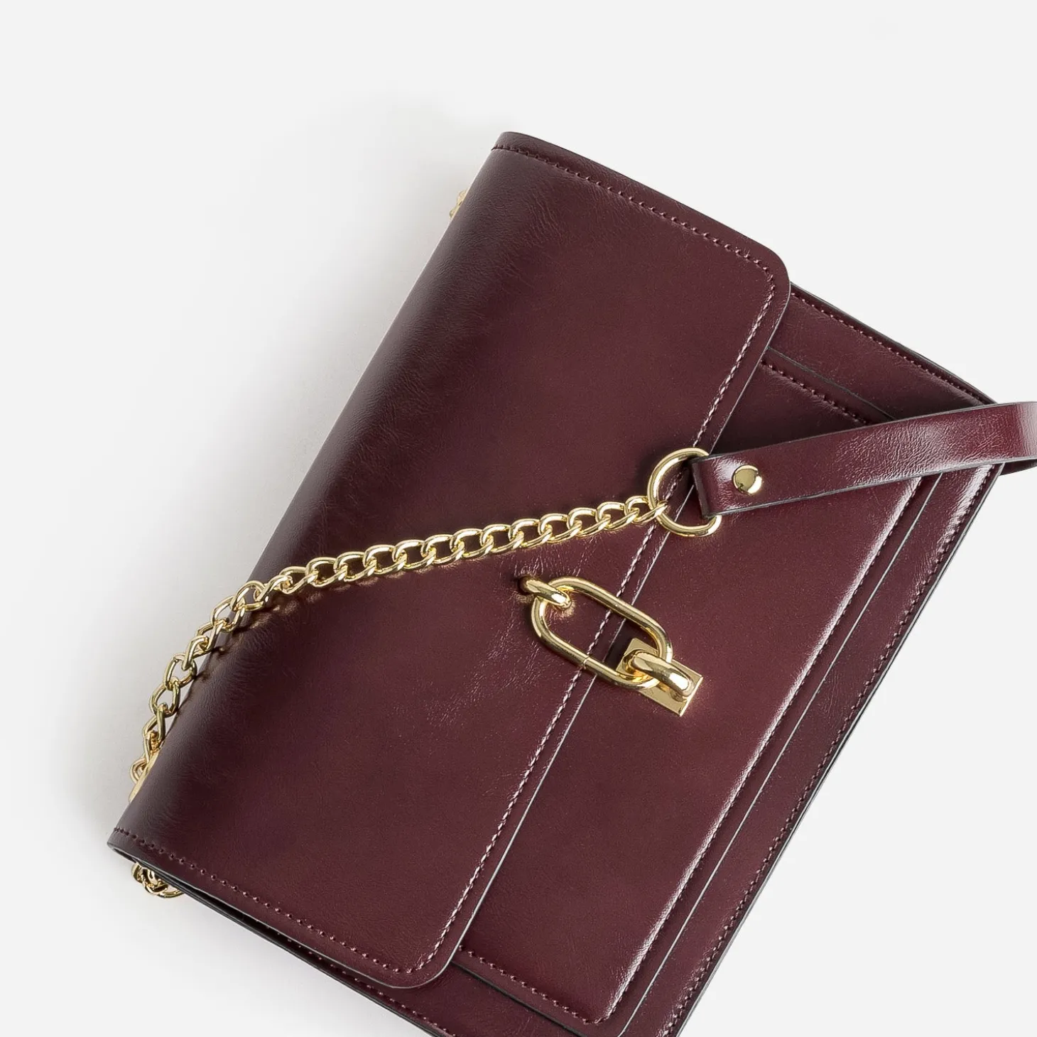 Sac à main bordeaux avec ouverture fantaisie