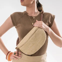 Sac-banane beige tressé et marron