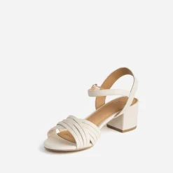 Sandale beige à brides tressées