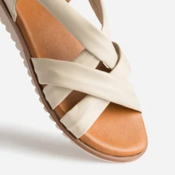 Sandale beige clair en cuir souple éco-conçu