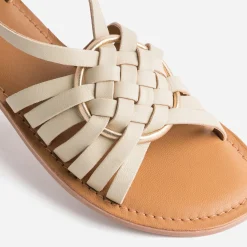 Sandale beige cuir avec anneau