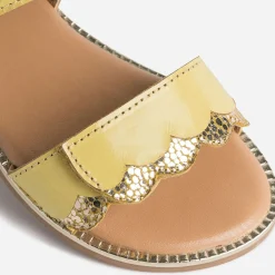 Sandale BUGGY jaune en cuir verni