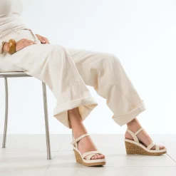 Sandale compensée écrue cuir