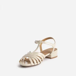 Sandale écrue vernie bride en T