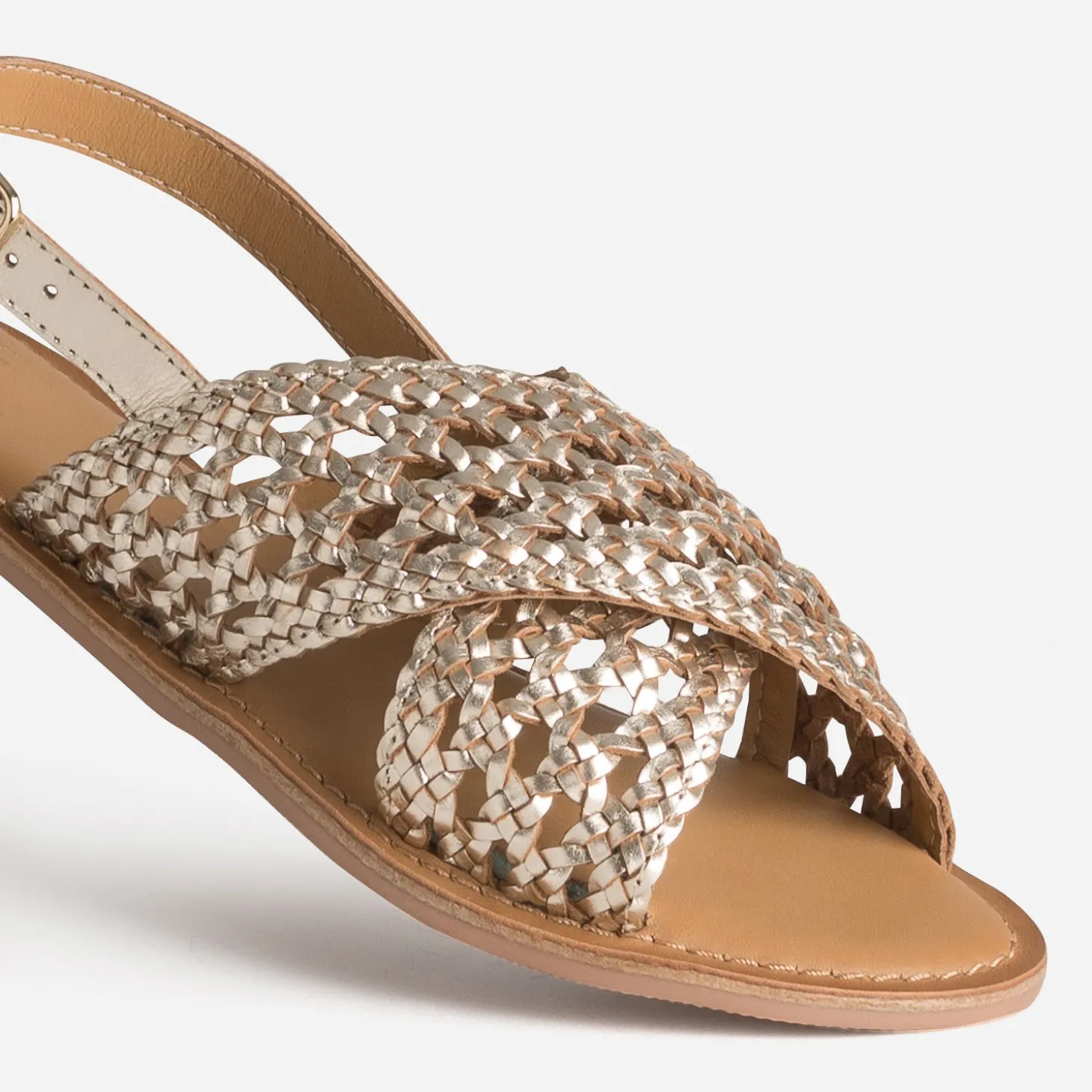 Sandale dorée cuir tressé