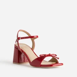 Sandale rouge décor nœud