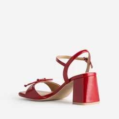 Sandale rouge décor nœud