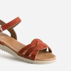 Sandale rouge en cuir