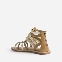 Sandale spartiate camel et doré en cuir avec galon frangé