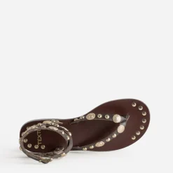 Sandale TEXTO marron cuir décor médailles