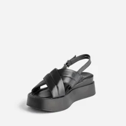 Sandale TEXTO noire en cuir matelassé