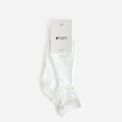 Socquettes blanches détails fleurs