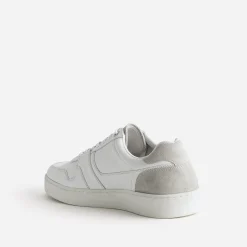 Tennis blanche éco-conçue en cuir détails gris
