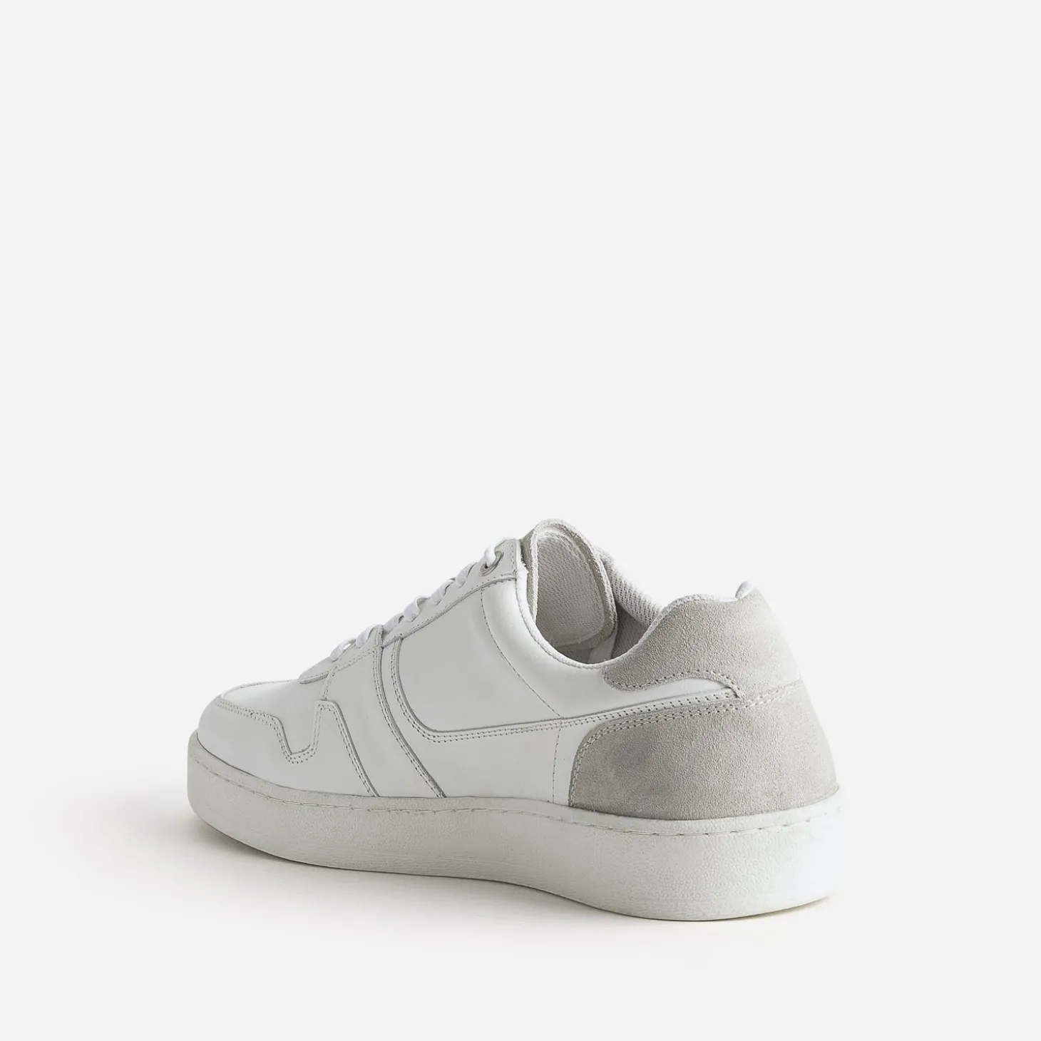 Tennis blanche éco-conçue en cuir détails gris